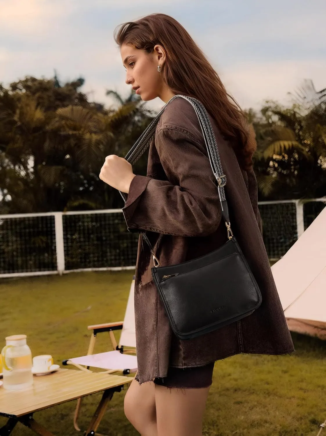 CHOLISS Crossbody Bags for Women Vegan Leather Shoulder Handbags Trendy Hobo Purses with Zip Pocket Adjustable Guitar Strap