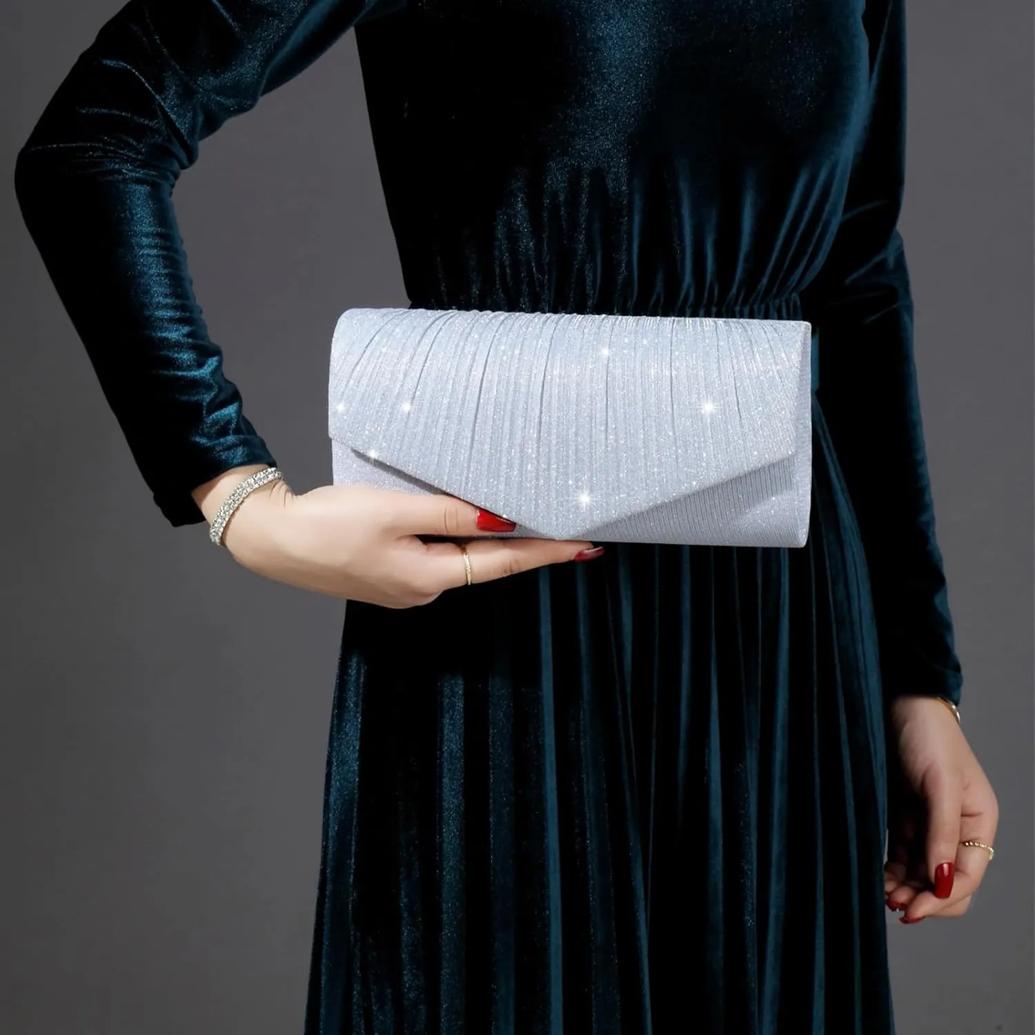Clutch Purses for Women, Glitter Evening Bag with Chain Strap, Formal Pleated Design for Wedding, Cocktail, Party