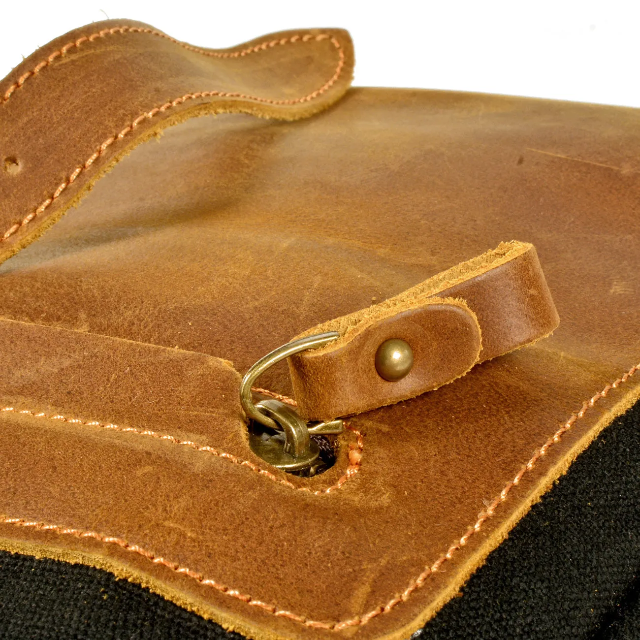 Elegant Waxed Canvas Rucksack for Commuting and Exploration