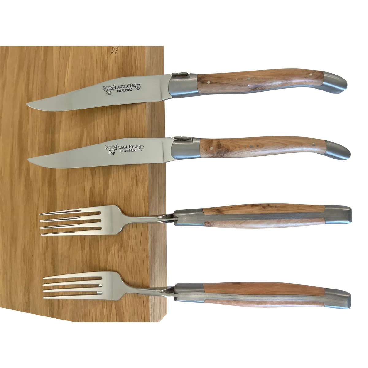 Laguiole en Aubrac Handcrafted 4-Piece Set With 2 Steak Knives and 2 Forks with Juniper Wood Handles