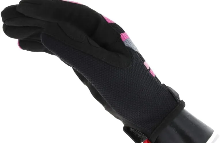 Mechanix Wear: The Original Women’s Pink Work Gloves with Secure Fit, Flexible Grip for Multi-Purpose Use, Durable Touchscreen Tactical Gloves for Women (Pink Camouflage, Women's Large)