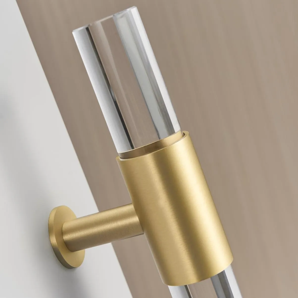 VITRE / Acrylic & Brass Door Pulls