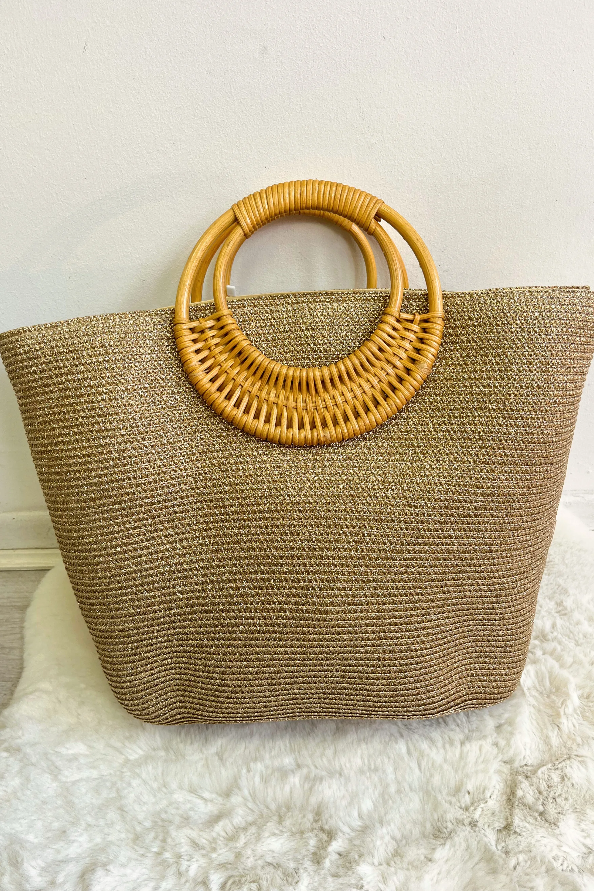 Wooden handle beach bag